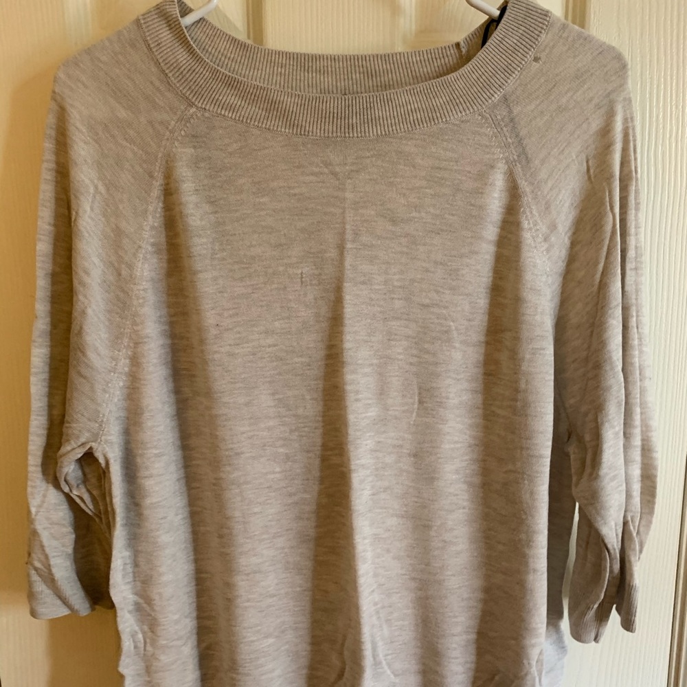 🧨👗 3 for $25👗🧨 3/4 beige sweater top